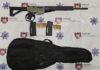 Falso músico llevaba fusil en estuche de guitarra; Policía Municipal lo detiene