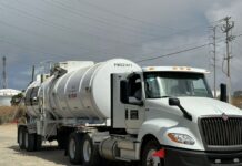 Abandonan pipa con 30 mil litros de huachicol en Rosarito