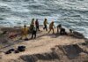 Bomberos rescatan a dos personas atrapadas en acantilados de Playas de Tijuana